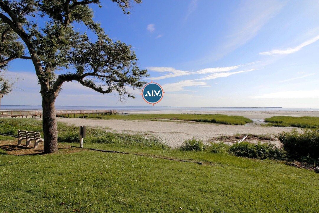 239 Beach City Rd in Hilton Head Island, SC - Building Photo