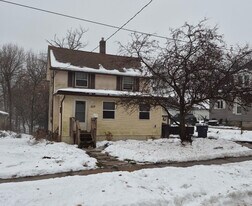 1116 Oakland Ave in Janesville, WI - Building Photo