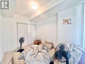 15 Queens Quay E in Toronto, ON - Building Photo - Building Photo