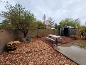 6213 Capehart Falls St in North Las Vegas, NV - Foto de edificio - Building Photo