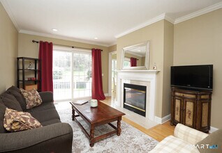 38 Bradford Walk in Farmington, CT - Building Photo - Building Photo