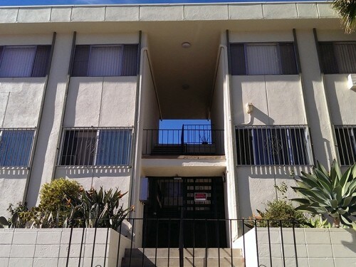 275 Lucas Ave-Unit -16 in Los Angeles, CA - Building Photo - Building Photo