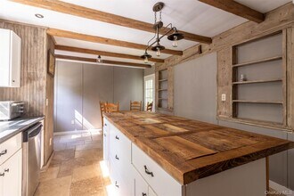 19450 Main Rd in Mattituck, NY - Building Photo - Building Photo