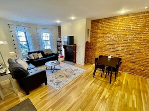 36 Symphony Rd, Unit 1A in Boston, MA - Building Photo - Building Photo