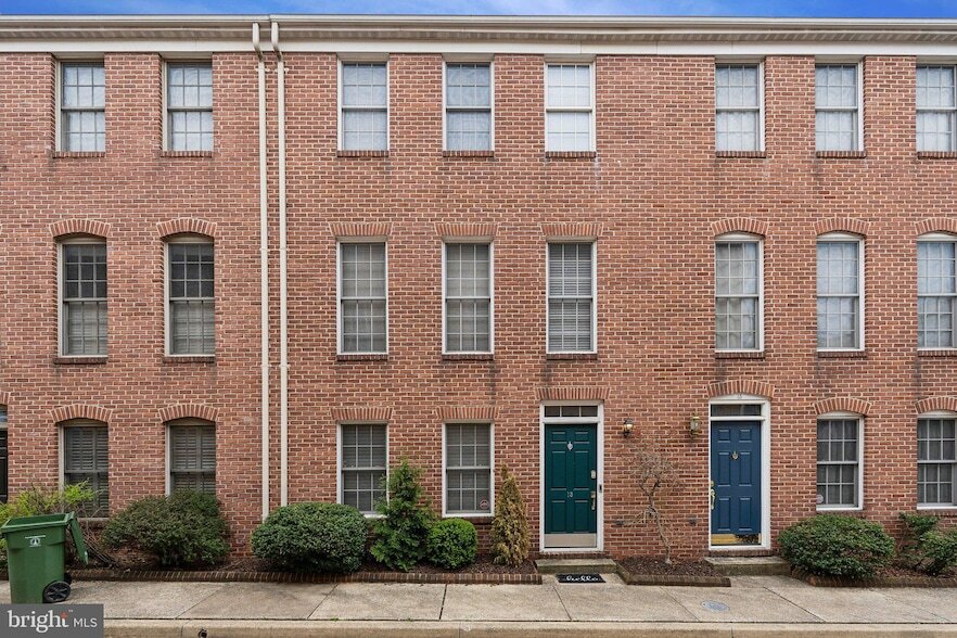 13 W Churchill St, Unit 303 in Baltimore, MD - Building Photo