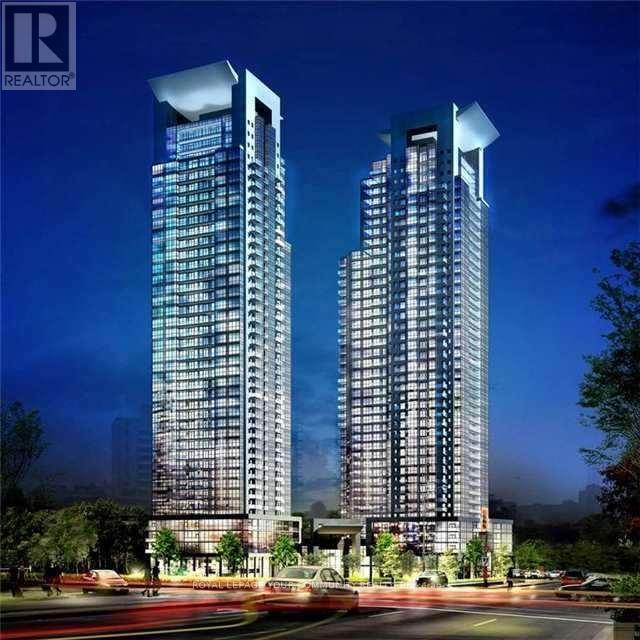 1115-5162 YONGE St in Toronto, ON - Building Photo