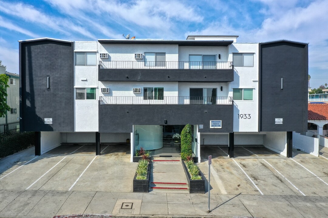 1933 S Bedford St in Los Angeles, CA - Foto de edificio