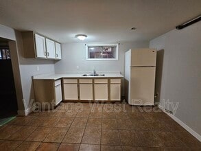 320 Rutland Rd S in Kelowna, BC - Building Photo - Building Photo