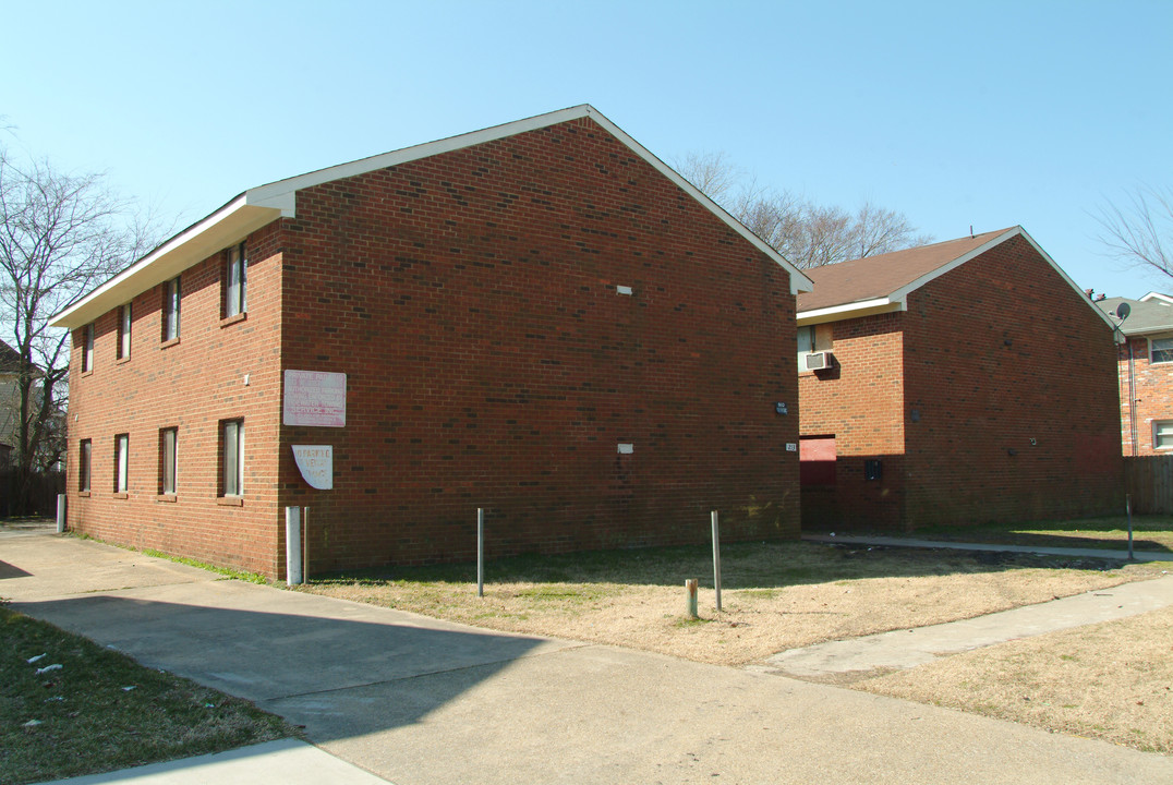 213 W 31st St in Norfolk, VA - Building Photo