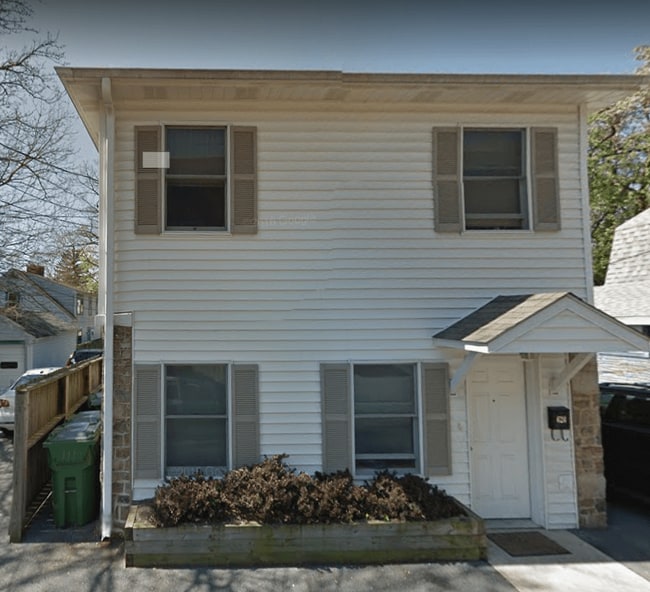 624 C Aly in State College, PA - Foto de edificio - Building Photo