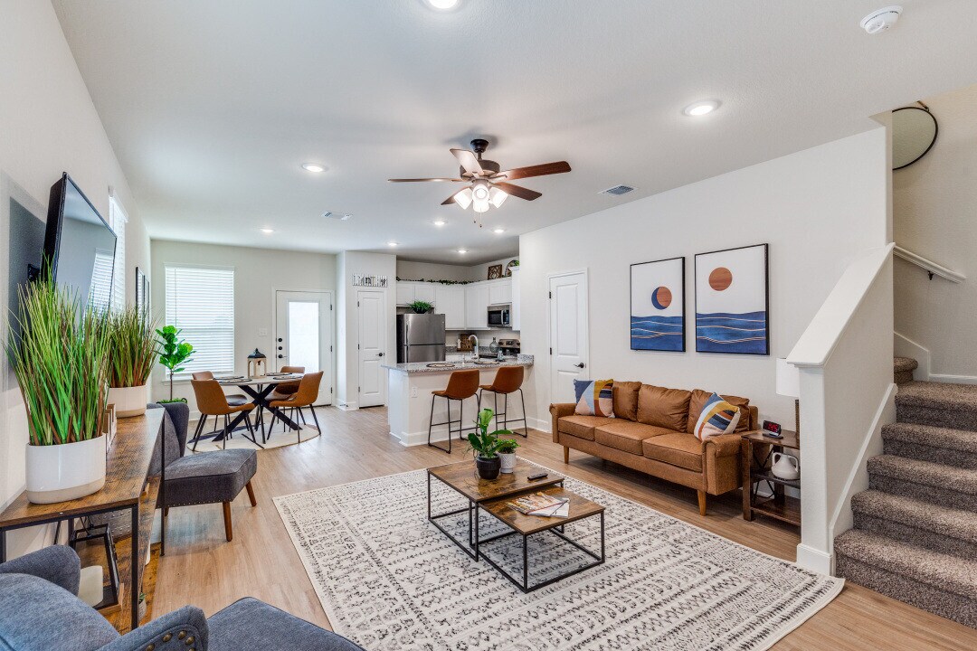 13814 Enzo Gate in San Antonio, TX - Building Photo
