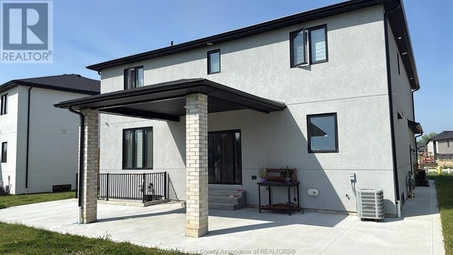 35 Kingsbridge Dr in Amherstburg, ON - Building Photo - Building Photo