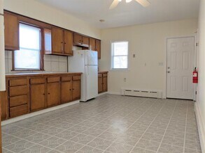 246 Harvard St, Unit 1 in Medford, MA - Foto de edificio - Building Photo