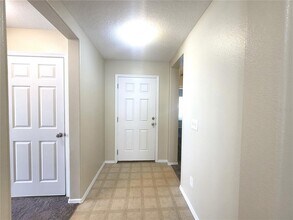 4612 Caverns Dr in Kissimmee, FL - Building Photo - Building Photo