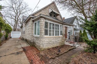 219 S Park Ave, Unit 1099 in Waukegan, IL - Building Photo