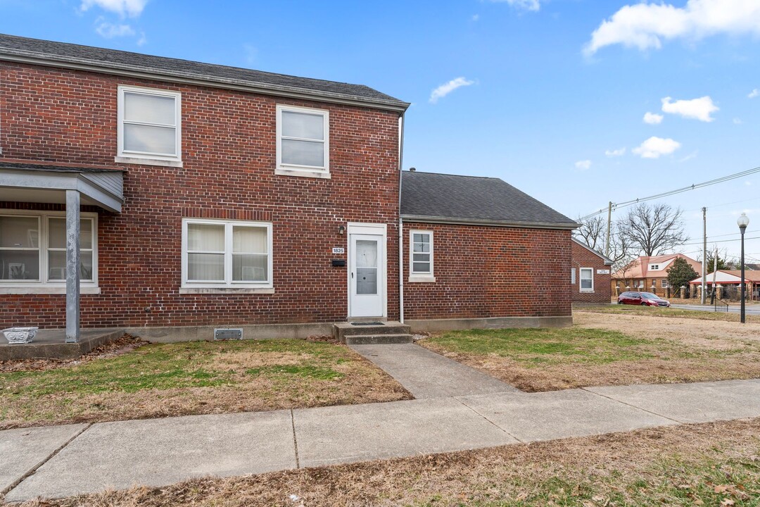 1825 Dixie Hwy in Louisville, KY - Foto de edificio