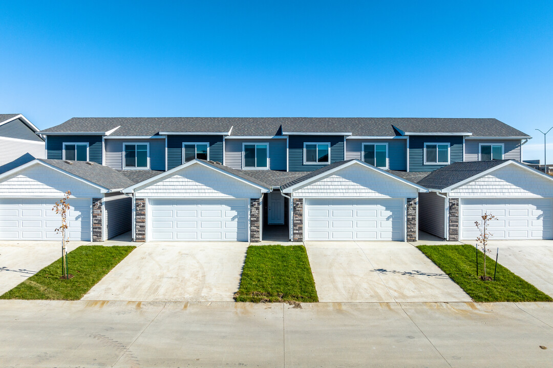 Prairie Village Commons in Waukee, IA - Foto de edificio