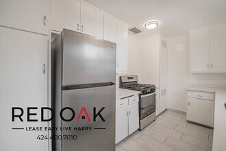 2243 Merton Ave in Los Angeles, CA - Building Photo - Building Photo