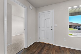 2801 W McLaren Dr in Fayetteville, AR - Foto de edificio - Building Photo