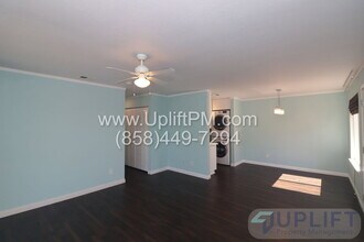 12582 Caminito De La Gallarda in San Diego, CA - Building Photo - Building Photo