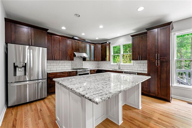 1280 Water View Ln in Suwanee, GA - Building Photo - Building Photo