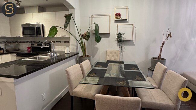 7428 Byrnepark Walk in Burnaby, BC - Building Photo - Building Photo