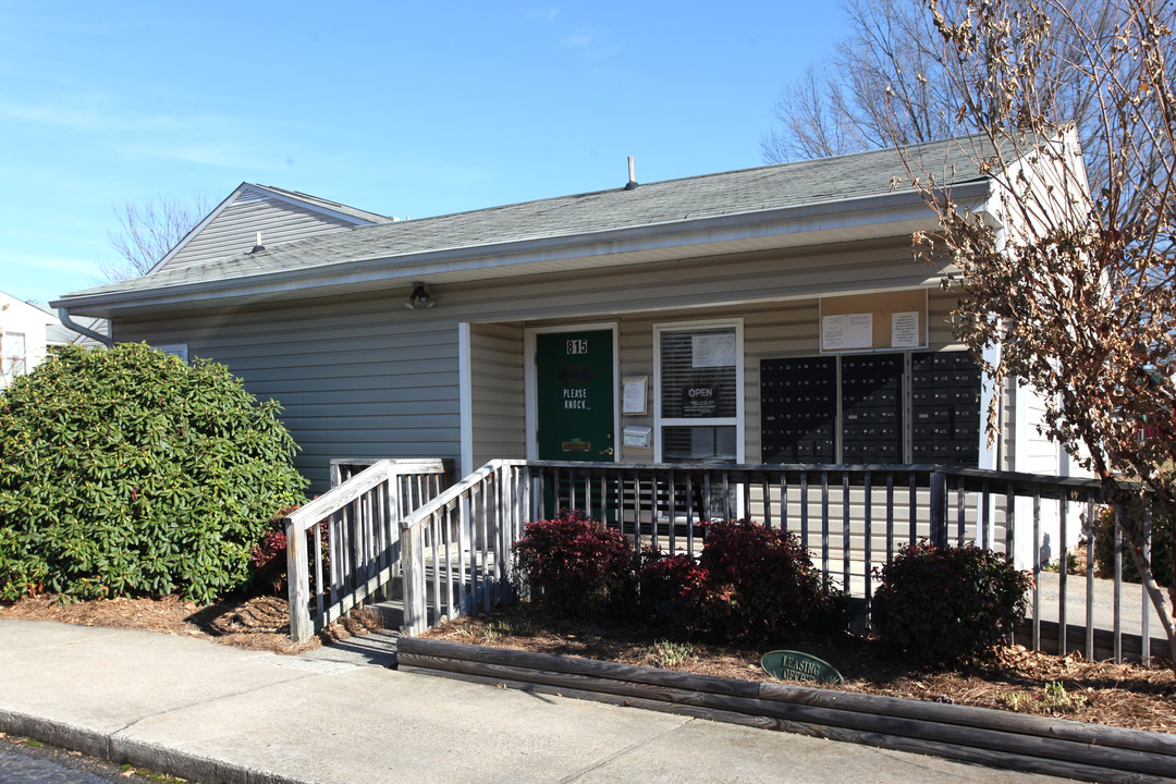 Donnell Villas in Kernersville, NC - Building Photo