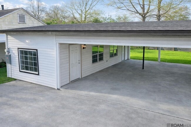 property at 4809 Longfellow Dr