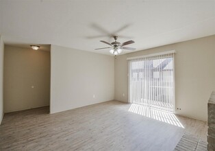 12905 Woodforest Blvd in Houston, TX - Building Photo - Building Photo