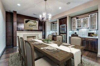 1700 Cedar Springs Rd in Dallas, TX - Building Photo - Building Photo