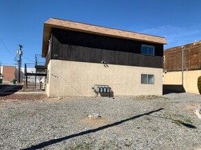 2107 N Tucker Ave in Farmington, NM - Building Photo - Building Photo