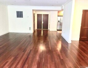 171 Great Neck Rd in North Hempstead, NY - Building Photo - Building Photo