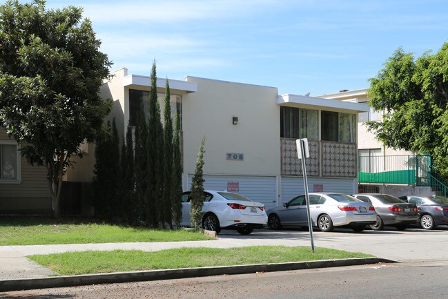 706 E Harvard St in Glendale, CA - Foto de edificio - Building Photo