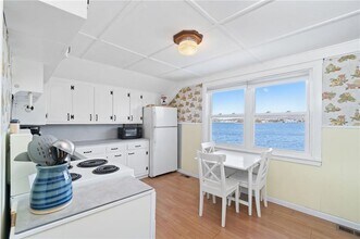 15 Cedar Ave in Portsmouth, RI - Building Photo - Building Photo