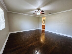 11622 Pacific Harbor Ave in Bakersfield, CA - Building Photo - Building Photo