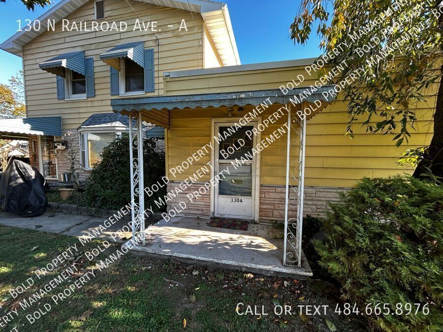 130 N Railroad St-Unit -A in Myerstown, PA - Building Photo