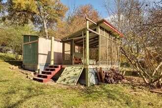 3203 Loyola Ln, Unit B in Austin, TX - Building Photo - Building Photo