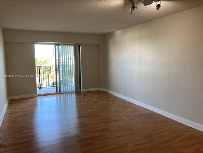 1000 Michigan Ave in Miami Beach, FL - Building Photo - Building Photo