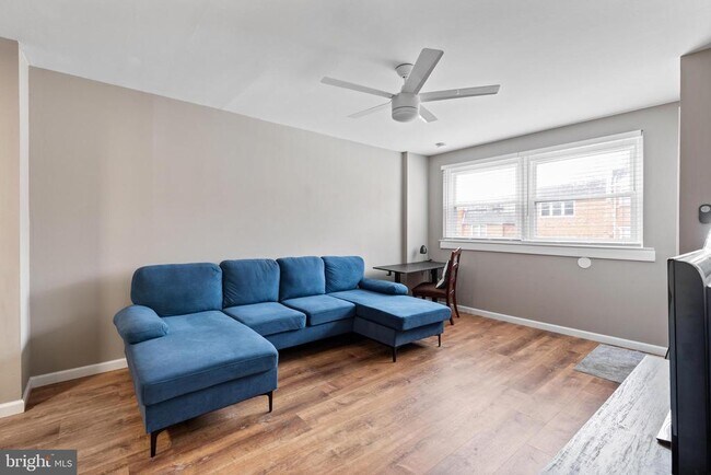 331 Ripka St in Philadelphia, PA - Foto de edificio - Building Photo