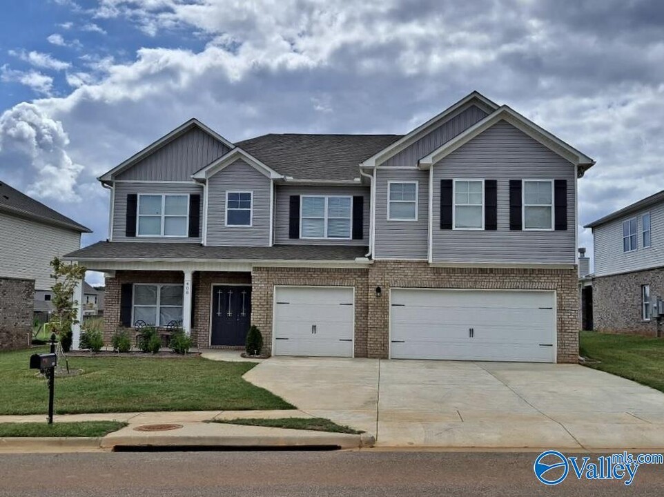 408 Arcanum Ln in New Market, AL - Foto de edificio