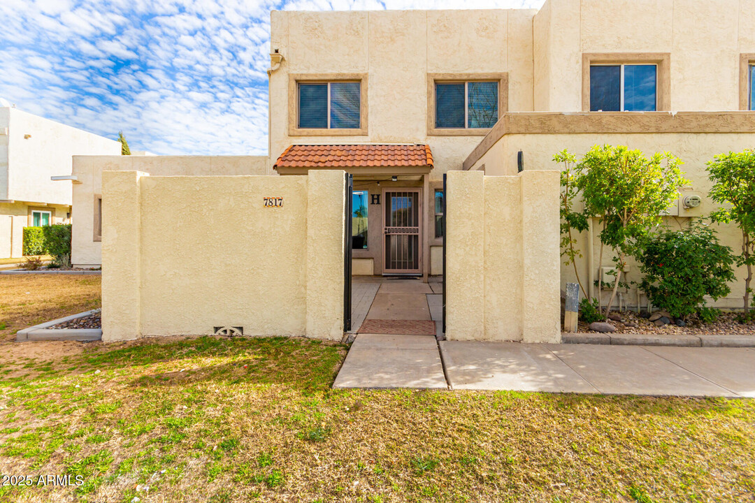 7817 E Valley Vista Dr in Scottsdale, AZ - Building Photo