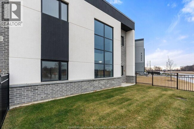 4300 Laurier Pkwy in Lasalle, ON - Building Photo - Building Photo