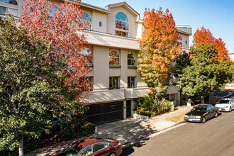 1351 Curson Ave in Los Angeles, CA - Building Photo - Building Photo