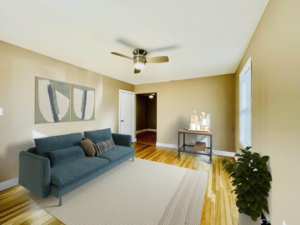 5 W 1st St in Bayonne, NJ - Building Photo