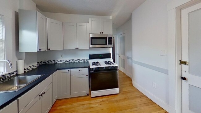 48 Chubbuck St, Unit 2 in Quincy, MA - Building Photo - Building Photo