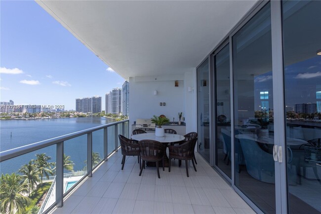 3300 NE 188th St, Unit # 618 in Aventura, FL - Foto de edificio - Building Photo