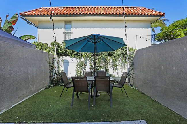 property at 3054 Rue D’Orleans