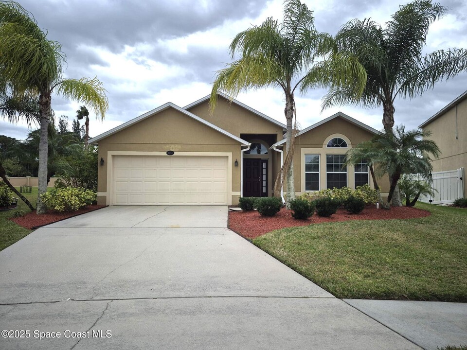 1988 Snapdragon Dr NW in Palm Bay, FL - Building Photo