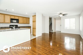 6001 St Petersburg Dr in Las Vegas, NV - Building Photo - Building Photo