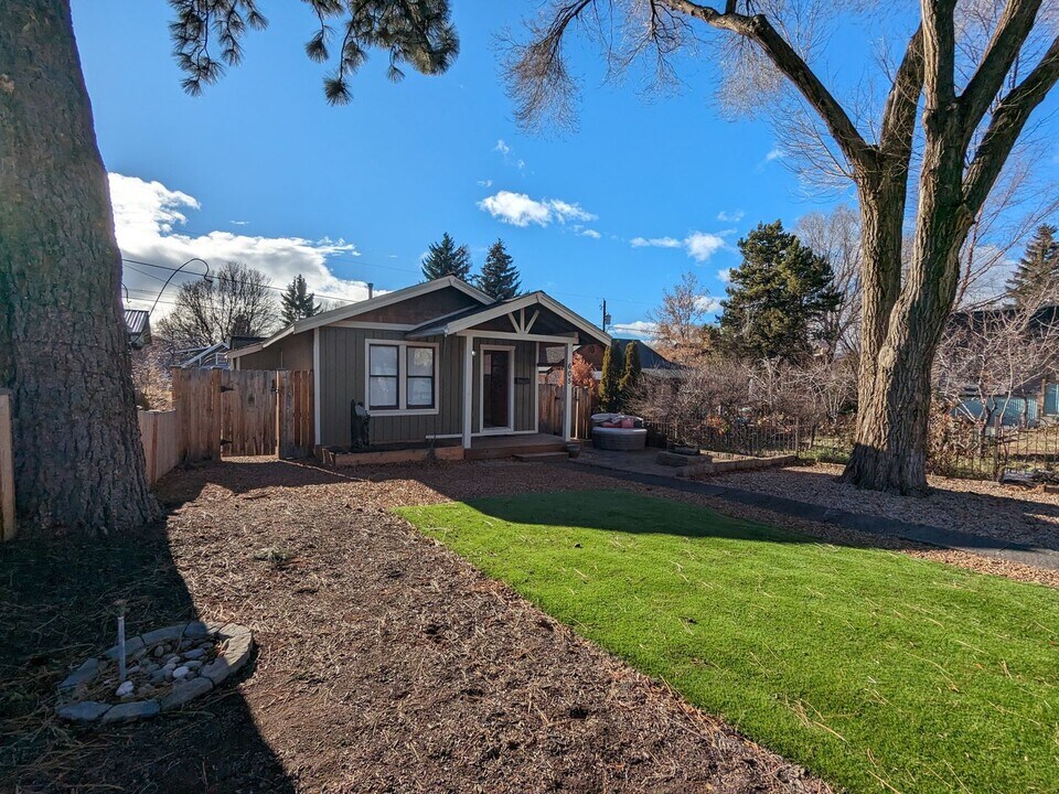 605 NW Delaware Ave in Bend, OR - Building Photo